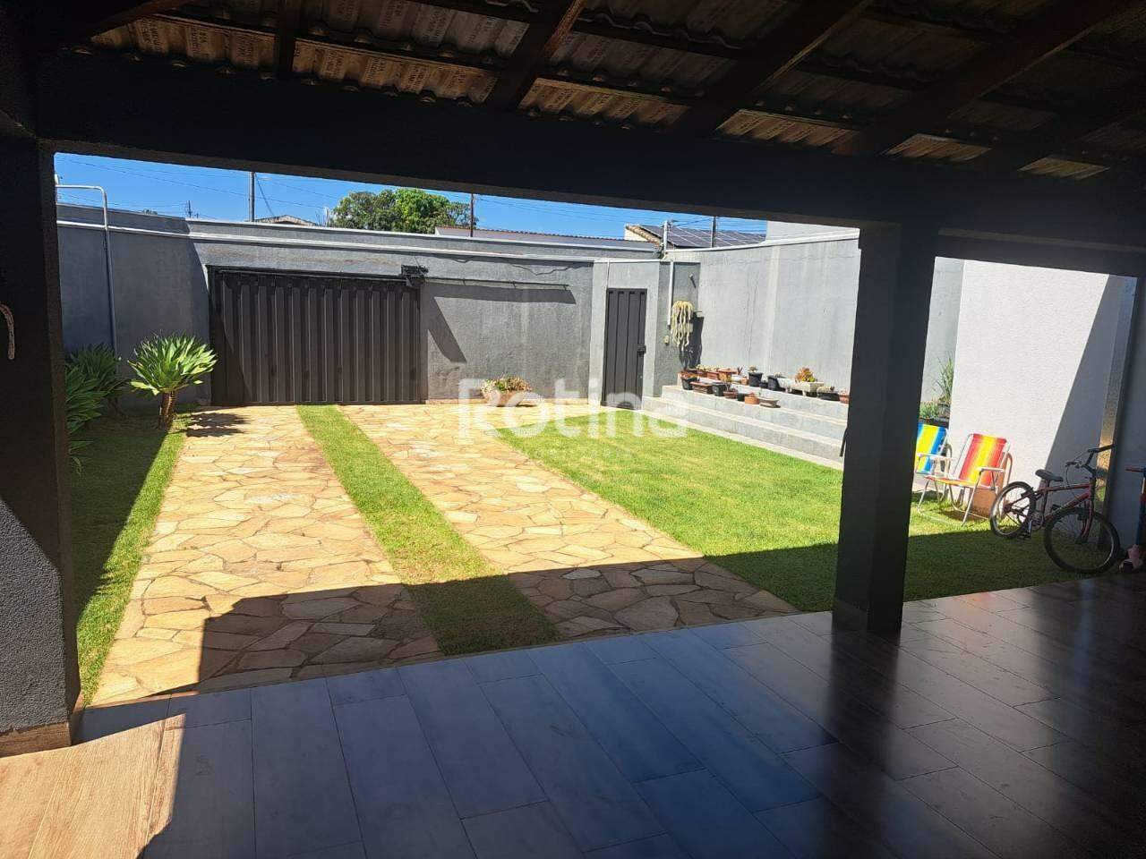 Casa à venda, 2 quartos em Uberlândia no bairro Nossa Senhora das Graças no valor de R$ 849.000,00 - Rotina Imobiliária: 