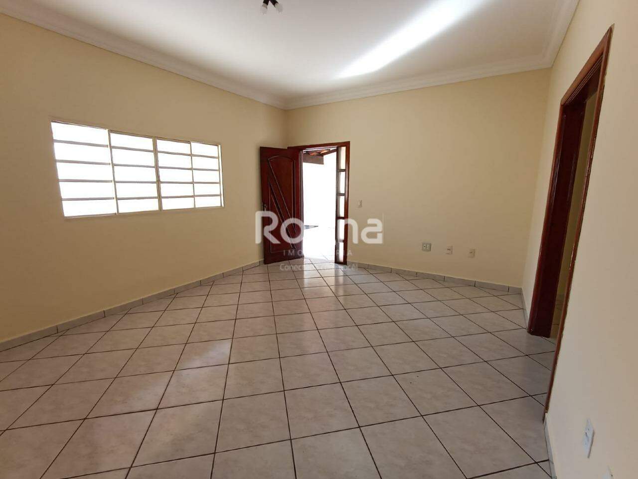Casa à venda, 3 quartos em Uberlândia no bairro Cidade Jardim no valor de R$ 650.000,00 - Rotina Imobiliária: 
