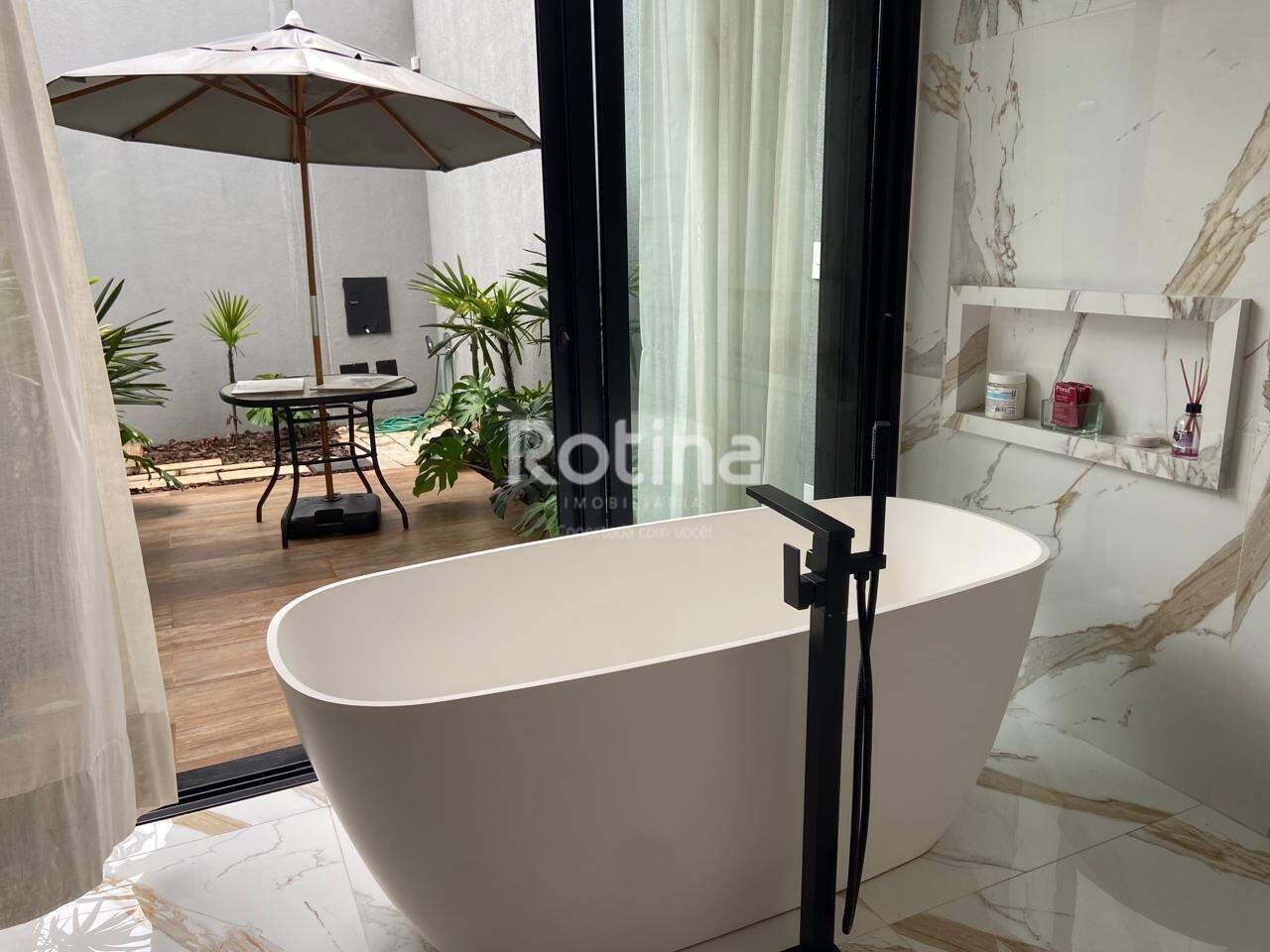 Casa à venda, 3 quartos em Uberlândia no bairro Jardim Colina no valor de R$ 2.900.000,00 - Rotina Imobiliária: 
