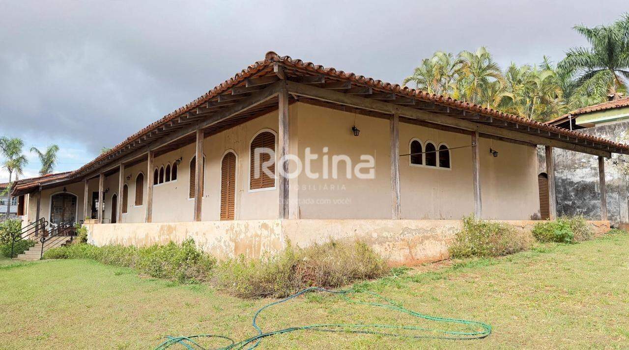 Casa à venda, 5 quartos em Uberlândia no bairro Cidade Jardim no valor de R$ 1.800.000,00 - Rotina Imobiliária: 