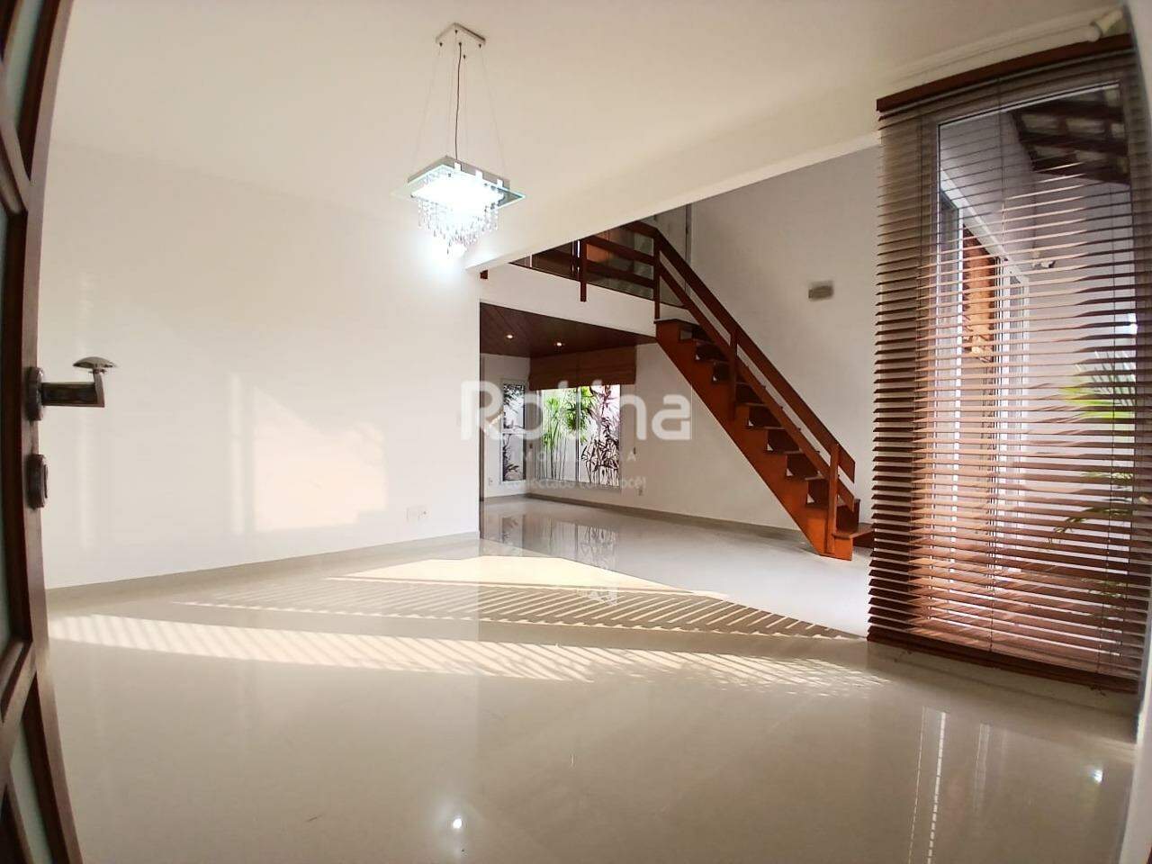 Casa para alugar, 4 quartos em Uberlândia no bairro Tabajaras no valor de R$ 6.700,00 - Rotina Imobiliária: 