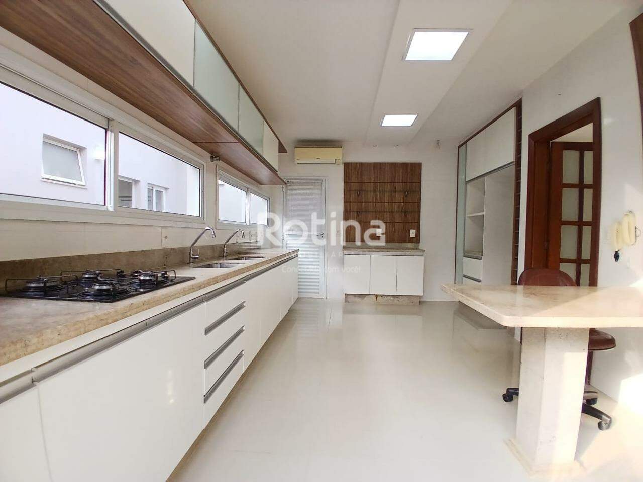 Casa para alugar, 4 quartos em Uberlândia no bairro Tabajaras no valor de R$ 6.700,00 - Rotina Imobiliária: 