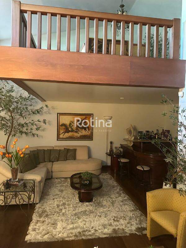 Casa para alugar, 4 quartos em Uberlândia no bairro Tabajaras no valor de R$ 12.000,00 - Rotina Imobiliária: 