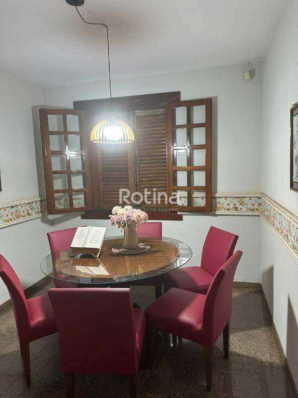 Casa para alugar, 4 quartos em Uberlândia no bairro Tabajaras no valor de R$ 12.000,00 - Rotina Imobiliária: 