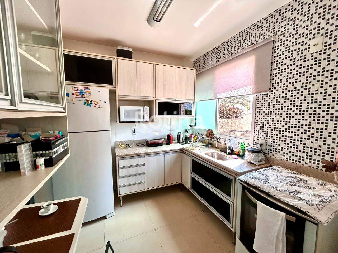 Apartamento para alugar, 3 quartos em Uberlândia no bairro Tubalina no valor de R$ 2.500,00 - Rotina Imobiliária: 