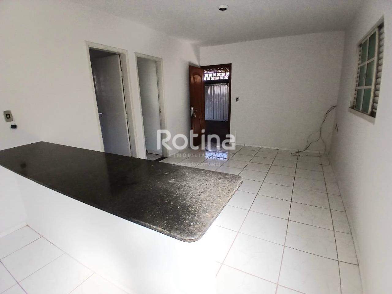 Casa para alugar, 3 quartos em Uberlândia no bairro Taiaman no valor de R$ 2.100,00 - Rotina Imobiliária: 