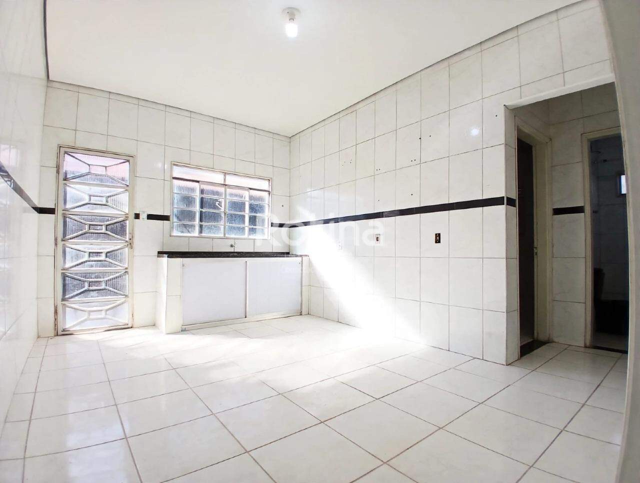 Casa para alugar, 3 quartos em Uberlândia no bairro Taiaman no valor de R$ 2.100,00 - Rotina Imobiliária: 