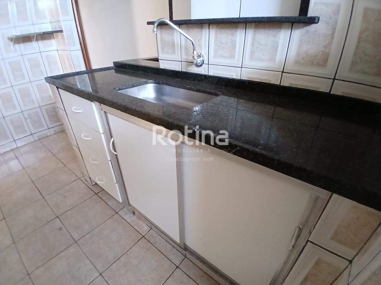Casa para alugar, 2 quartos em Uberlândia no bairro Aclimação no valor de R$ 1.200,00 - Rotina Imobiliária: 