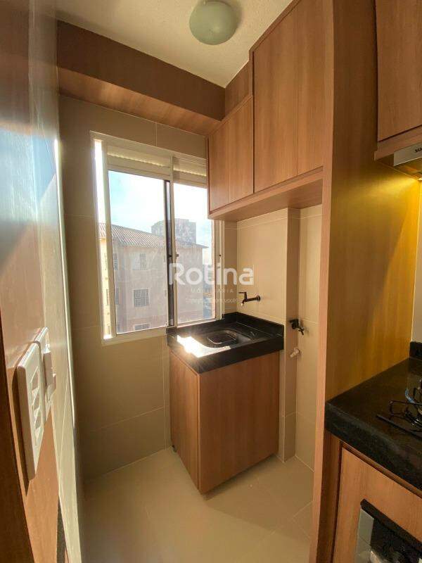 Apartamento à venda, 3 quartos em Uberlândia no bairro Novo Mundo no valor de R$ 270.000,00 - Rotina Imobiliária: 