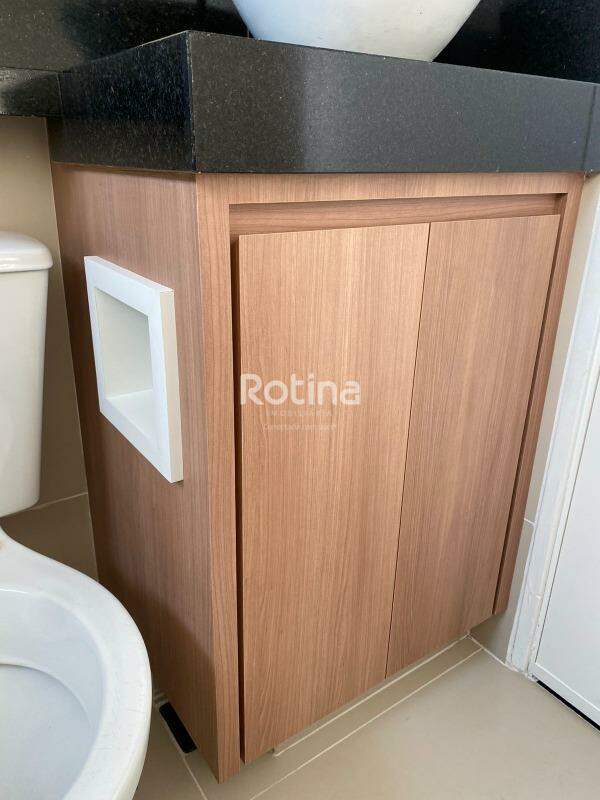 Apartamento à venda, 3 quartos em Uberlândia no bairro Novo Mundo no valor de R$ 270.000,00 - Rotina Imobiliária: 