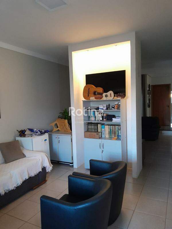 Casa para alugar, em Uberlândia no bairro Tabajaras no valor de R$ 6.000,00 - Rotina Imobiliária: 