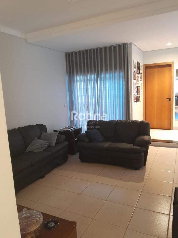 Casa para alugar, em Uberlândia no bairro Tabajaras no valor de R$ 6.000,00 - Rotina Imobiliária: 