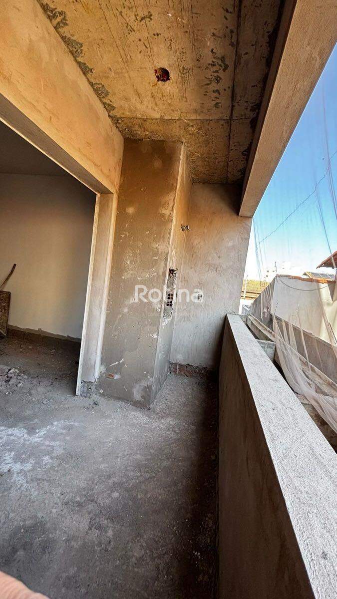 Apartamento à venda, 3 quartos em Uberlândia no bairro Santa Mônica no valor de R$ 530.000,00 - Rotina Imobiliária: 