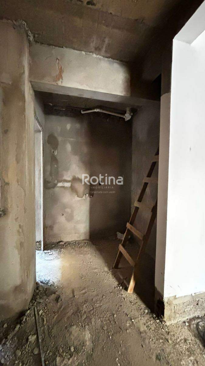 Apartamento à venda, 3 quartos em Uberlândia no bairro Santa Mônica no valor de R$ 530.000,00 - Rotina Imobiliária: 