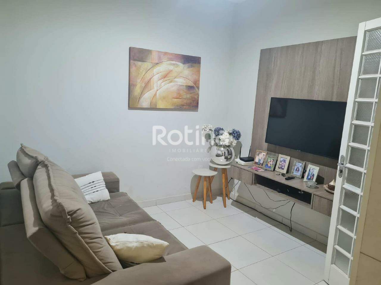 Casa à venda, 3 quartos em Uberlândia no bairro Granada no valor de R$ 670.000,00 - Rotina Imobiliária: 