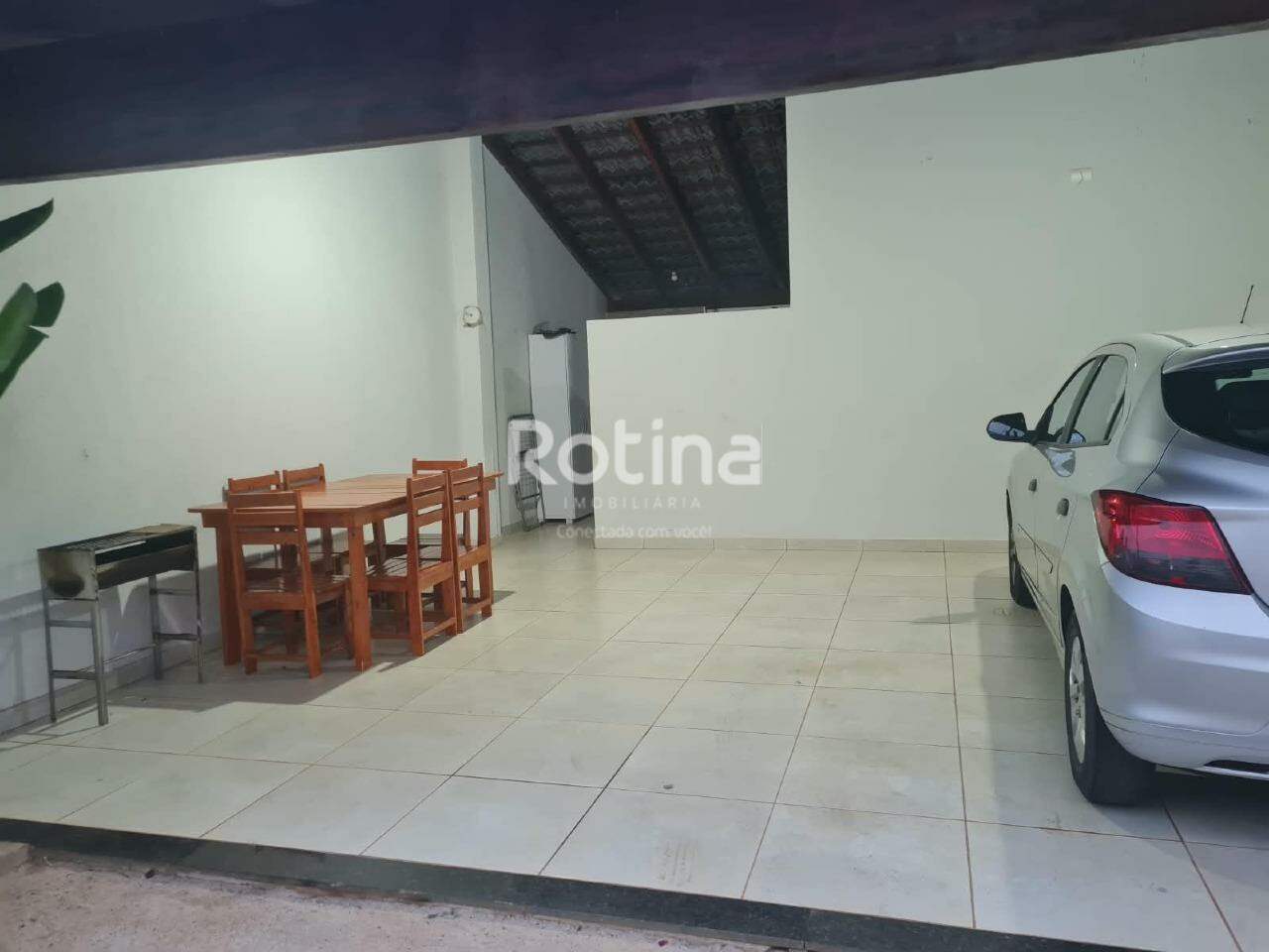 Casa à venda, 3 quartos em Uberlândia no bairro Granada no valor de R$ 670.000,00 - Rotina Imobiliária: 
