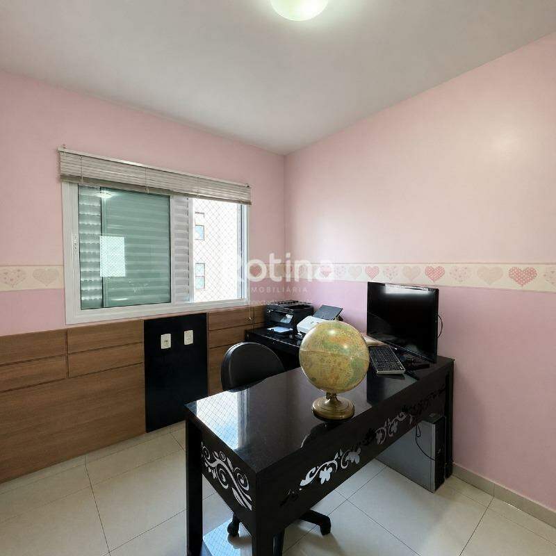 Apartamento à venda, 3 quartos em Uberlândia no bairro Santa Mônica no valor de R$ 565.000,00 - Rotina Imobiliária: 