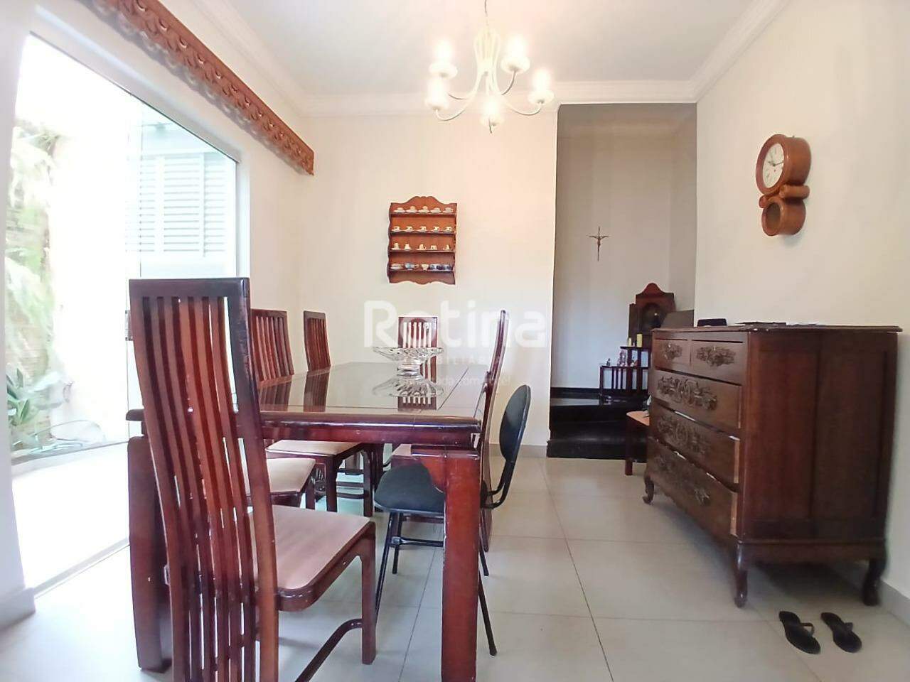 Casa para alugar, 4 quartos em Uberlândia no bairro Cidade Jardim no valor de R$ 5.800,00 - Rotina Imobiliária: 