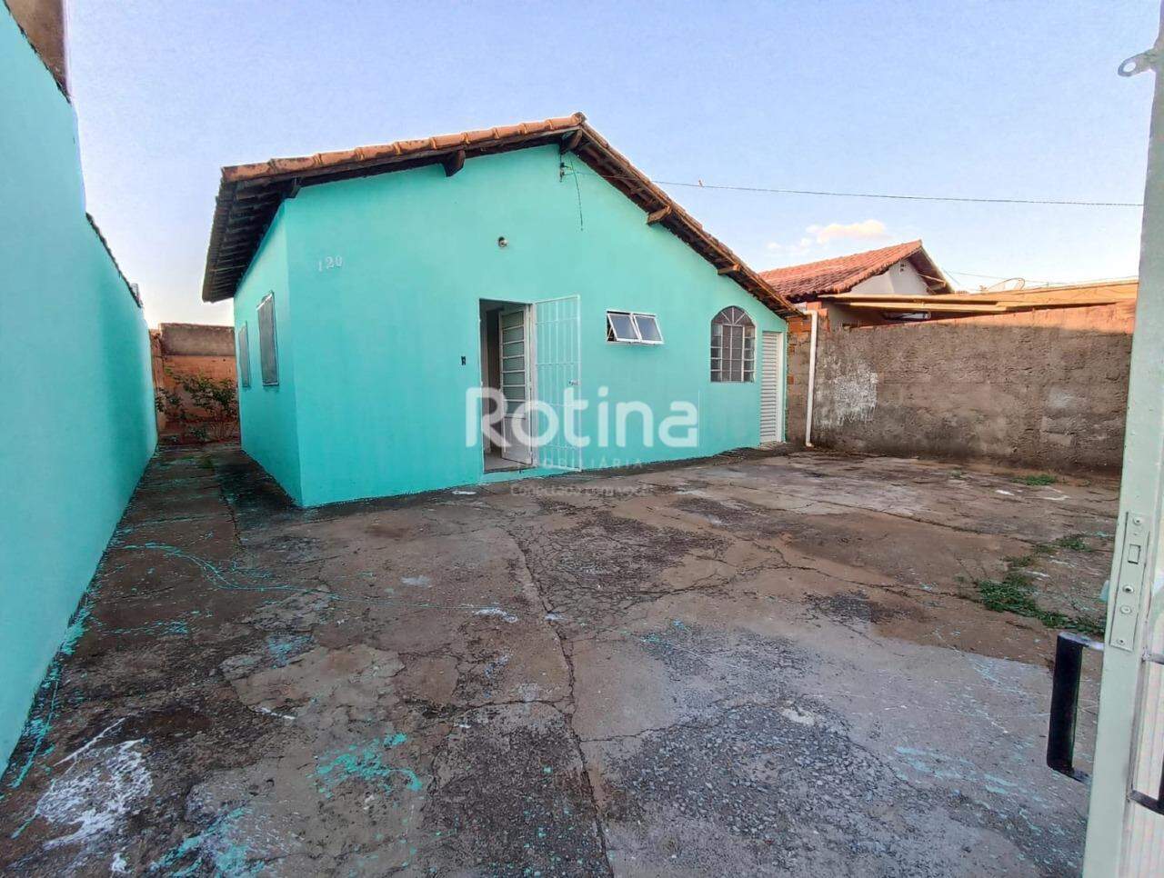 Casa à venda, 2 quartos em Uberlândia no bairro Luizote de Freitas no valor de R$ 250.000,00 - Rotina Imobiliária: 