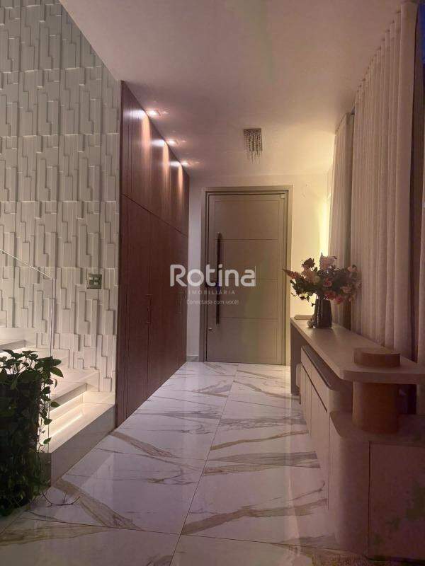 Casa à venda, 3 quartos em Uberlândia no bairro Cidade Jardim no valor de R$ 2.500.000,00 - Rotina Imobiliária: 