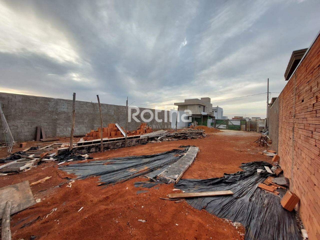 Terreno Condomínio Fechado à venda, em Uberlândia no bairro Novo Mundo no valor de R$ 380.000,00 - Rotina Imobiliária: 