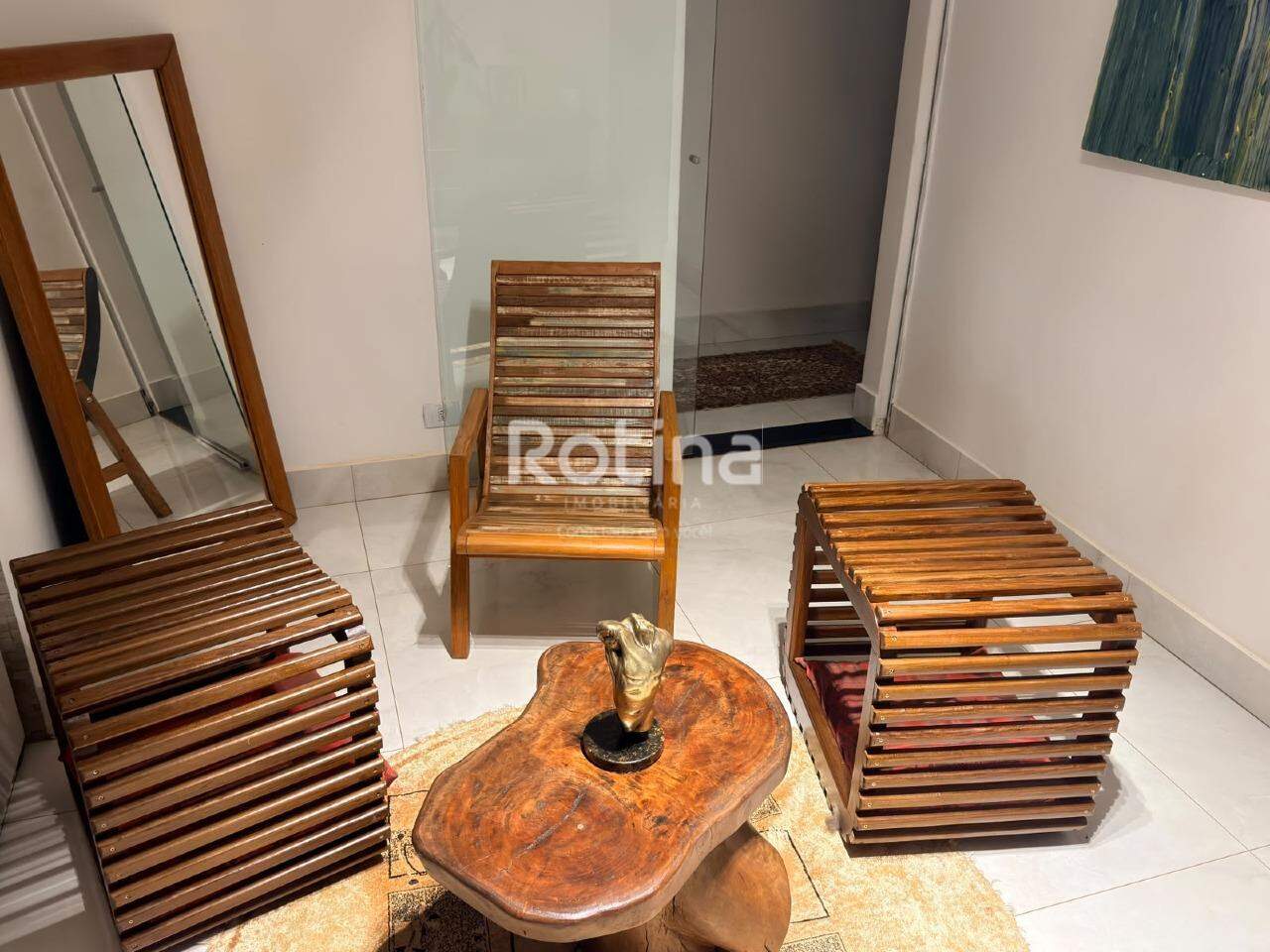 Casa à venda, 3 quartos em Uberlândia no bairro Cidade Jardim no valor de R$ 850.000,00 - Rotina Imobiliária: 