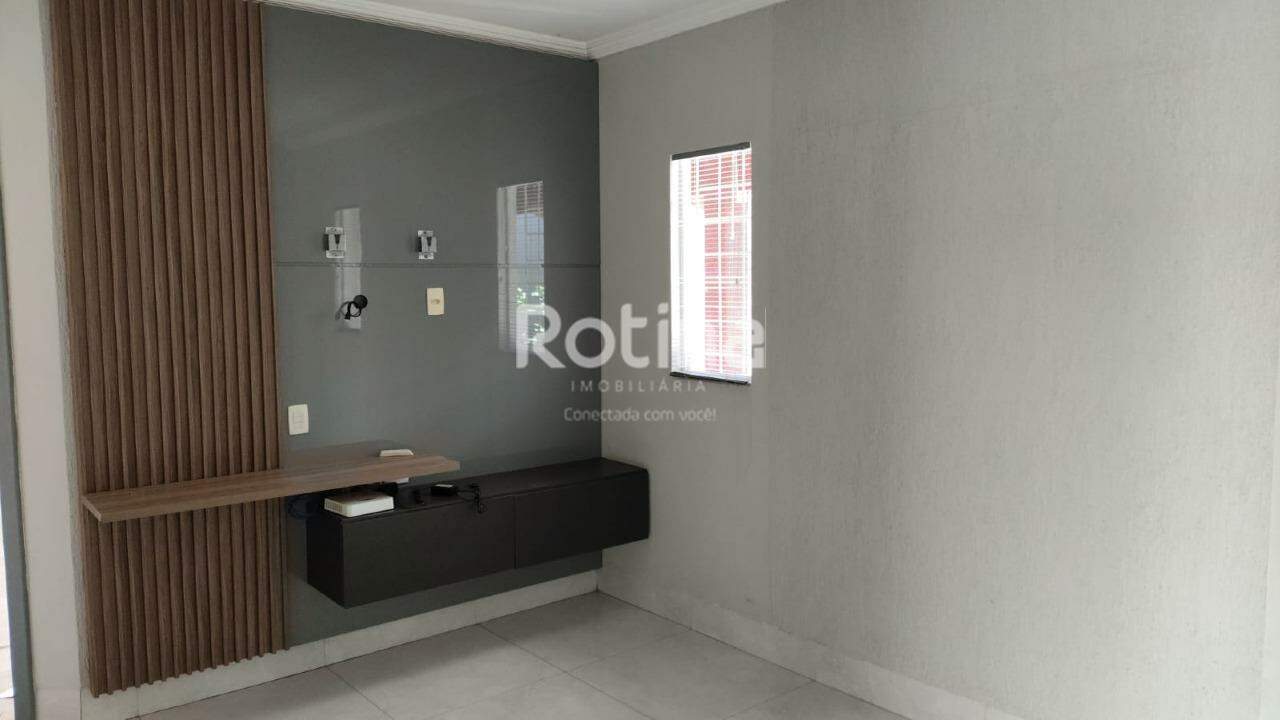 Casa para alugar, 3 quartos em Uberlândia no bairro Santa Rosa no valor de R$ 4.500,00 - Rotina Imobiliária: 