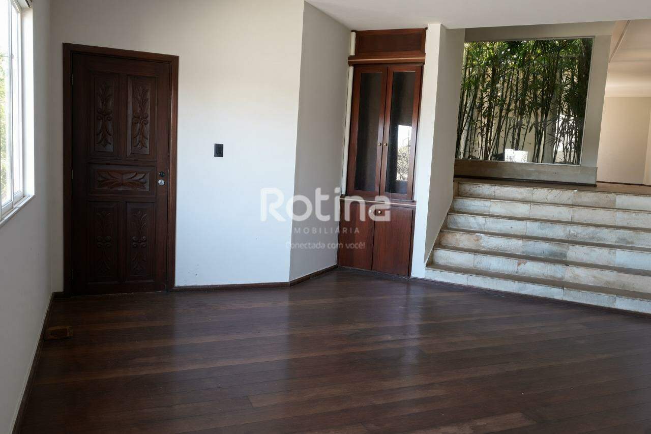 Casa à venda, 4 quartos em Uberlândia no bairro Cidade Jardim no valor de R$ 1.450.000,00 - Rotina Imobiliária: 