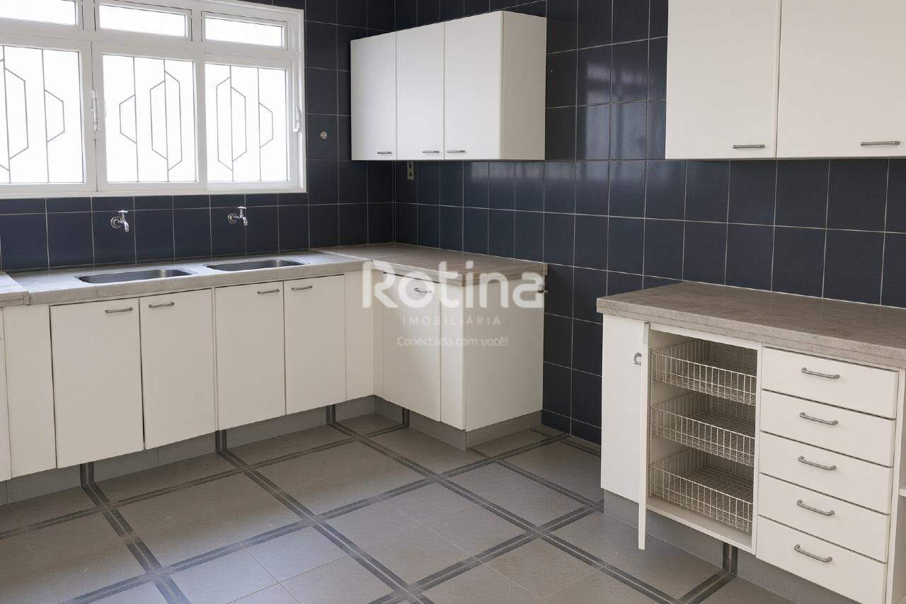 Casa à venda, 4 quartos em Uberlândia no bairro Cidade Jardim no valor de R$ 1.450.000,00 - Rotina Imobiliária: 