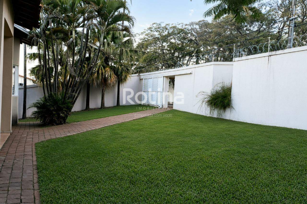 Casa à venda, 4 quartos em Uberlândia no bairro Cidade Jardim no valor de R$ 1.450.000,00 - Rotina Imobiliária: 