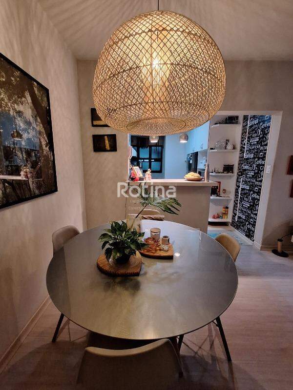 Apartamento para alugar, 3 quartos em Uberlândia no bairro Tubalina no valor de R$ 2.400,00 - Rotina Imobiliária: 