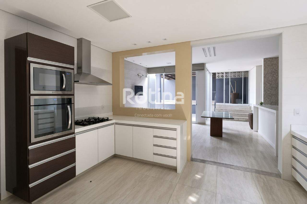 Casa à venda, 3 quartos em Uberlândia no bairro Jaraguá no valor de R$ 990.000,00 - Rotina Imobiliária: 