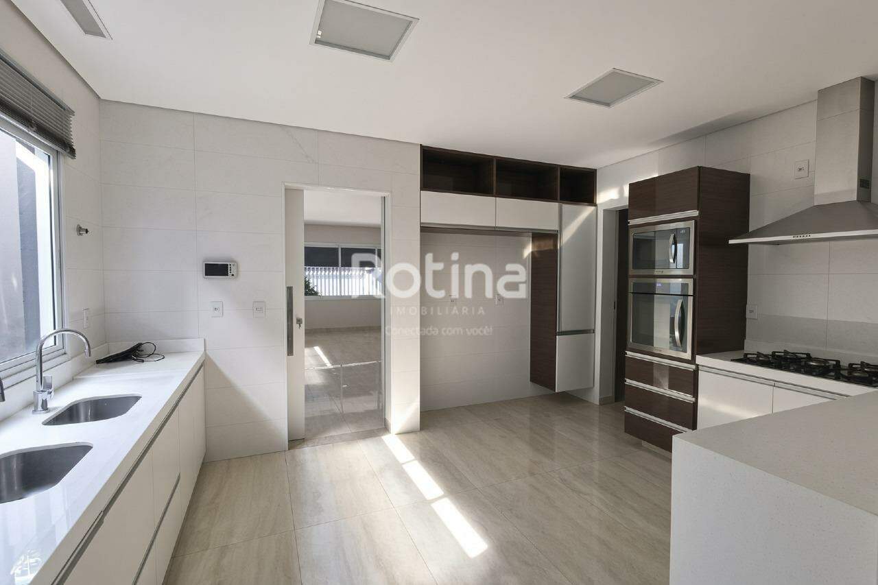 Casa à venda, 3 quartos em Uberlândia no bairro Jaraguá no valor de R$ 990.000,00 - Rotina Imobiliária: 