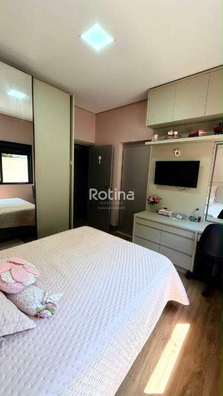 Casa Condomínio Fechado à venda, 3 quartos em Uberlândia no bairro Laranjeiras no valor de R$ 2.750.000,00 - Rotina Imobiliária: 