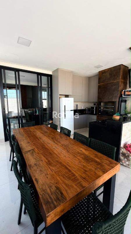Casa Condomínio Fechado à venda, 3 quartos em Uberlândia no bairro Laranjeiras no valor de R$ 2.750.000,00 - Rotina Imobiliária: 
