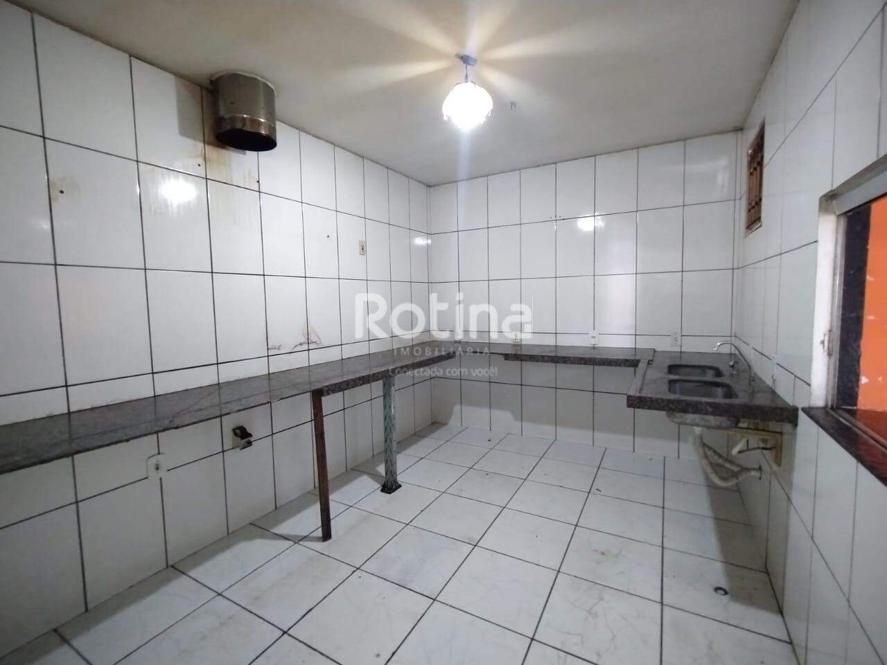 Casa para alugar, em Uberlândia no bairro Granada no valor de R$ 5.000,00 - Rotina Imobiliária: 