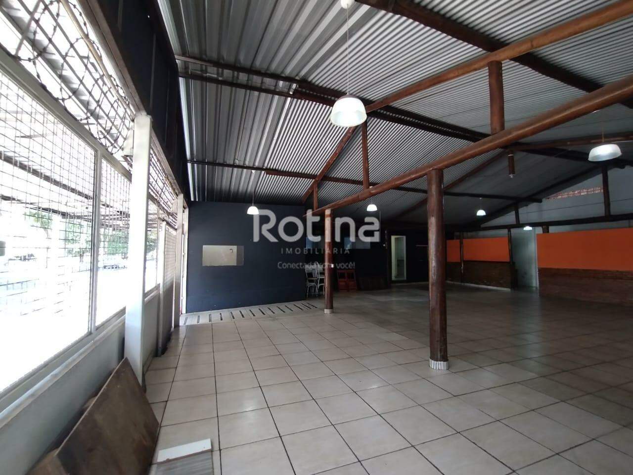 Casa para alugar, em Uberlândia no bairro Granada no valor de R$ 5.000,00 - Rotina Imobiliária: 