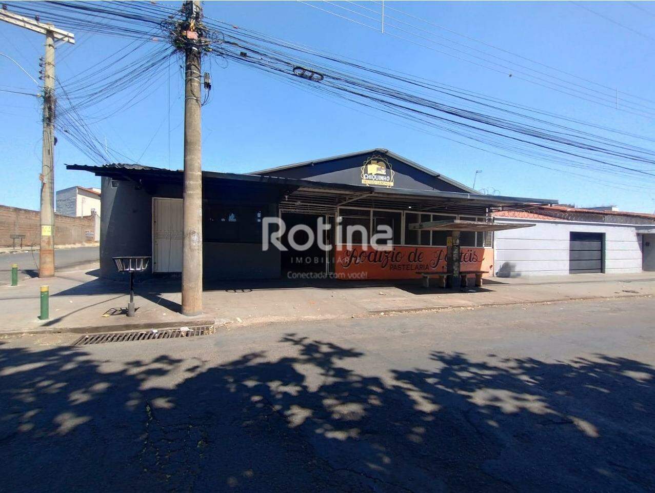 Casa para alugar, em Uberlândia no bairro Granada no valor de R$ 5.000,00 - Rotina Imobiliária: 