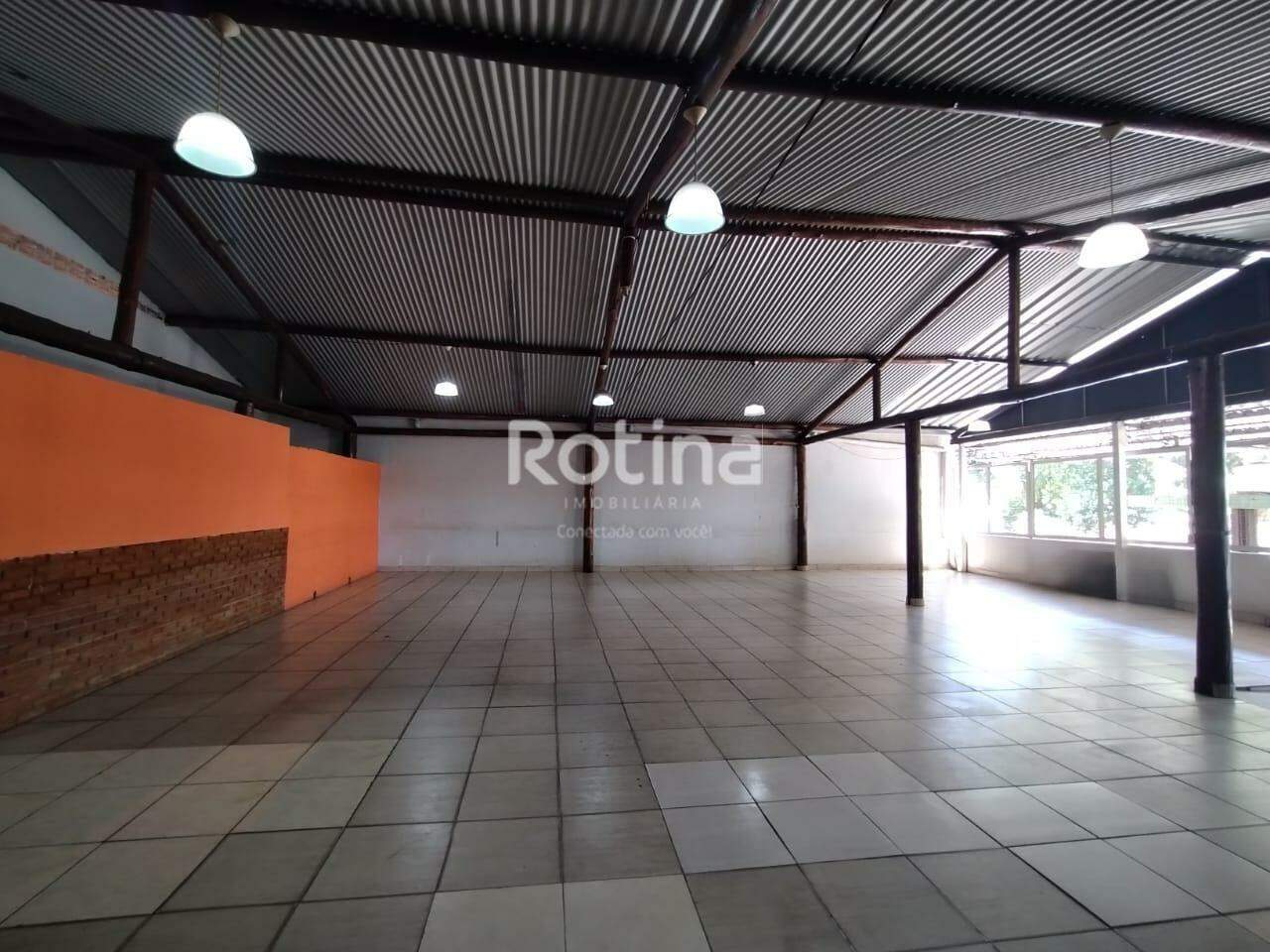 Casa para alugar, em Uberlândia no bairro Granada no valor de R$ 5.000,00 - Rotina Imobiliária: 