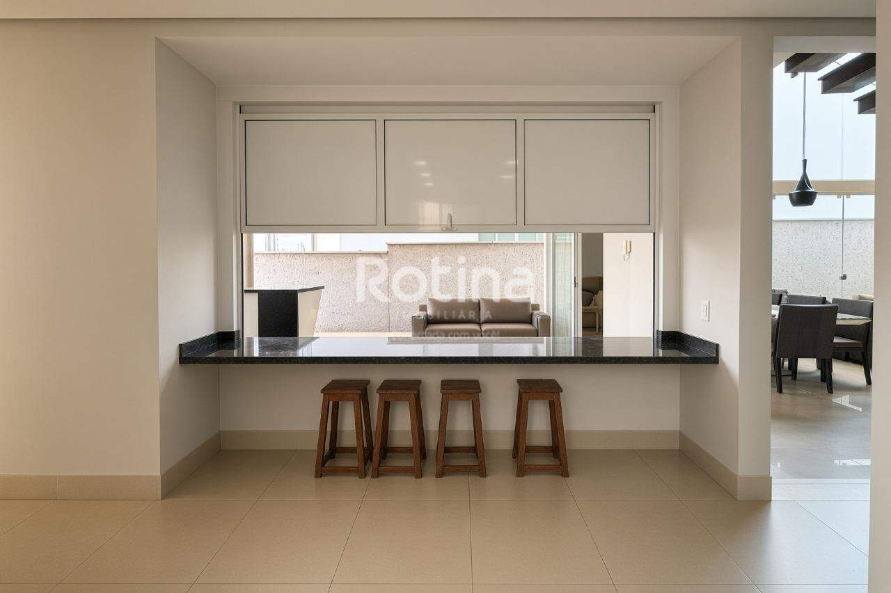 Casa Condomínio Fechado à venda, 4 quartos em Uberlândia no bairro Nova Uberlândia no valor de R$ 2.700.000,00 - Rotina Imobiliária: 
