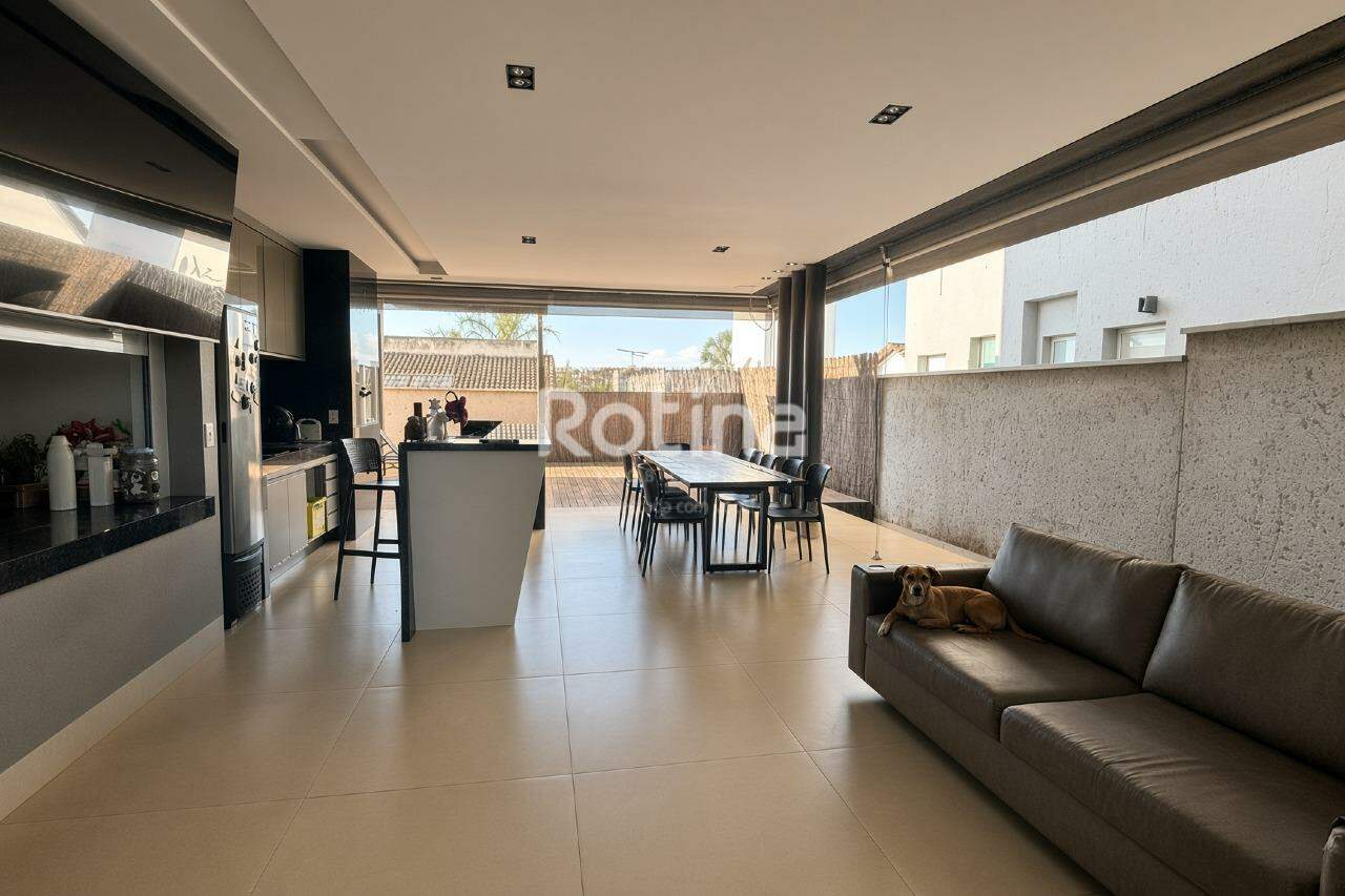Casa Condomínio Fechado à venda, 4 quartos em Uberlândia no bairro Nova Uberlândia no valor de R$ 2.700.000,00 - Rotina Imobiliária: 