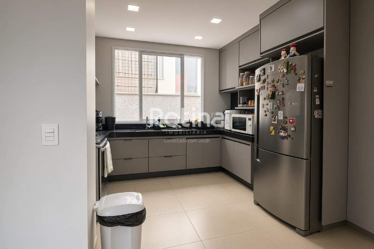 Casa Condomínio Fechado à venda, 4 quartos em Uberlândia no bairro Nova Uberlândia no valor de R$ 2.700.000,00 - Rotina Imobiliária: 