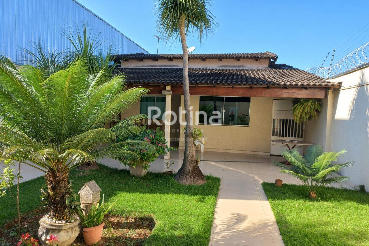 Casa à venda, 3 quartos em Uberlândia no bairro Vigilato Pereira no valor de R$ 900.000,00 - Rotina Imobiliária: 