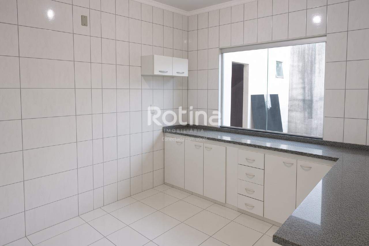 Casa à venda, 3 quartos em Uberlândia no bairro Vigilato Pereira no valor de R$ 900.000,00 - Rotina Imobiliária: 