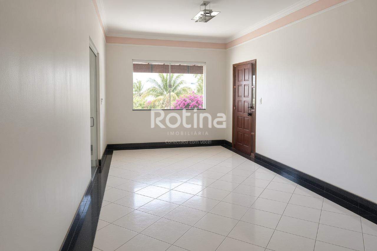 Casa à venda, 3 quartos em Uberlândia no bairro Vigilato Pereira no valor de R$ 900.000,00 - Rotina Imobiliária: 