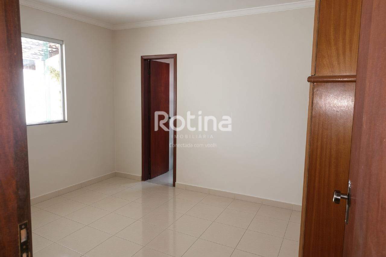 Casa à venda, 3 quartos em Uberlândia no bairro Vigilato Pereira no valor de R$ 900.000,00 - Rotina Imobiliária: 
