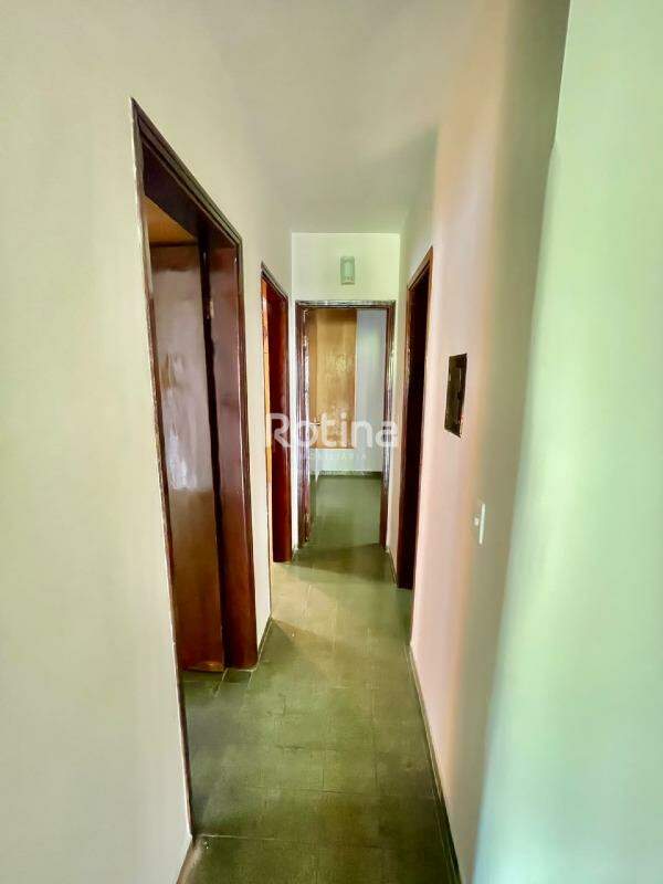 Casa à venda, 4 quartos em Uberlândia no bairro Nossa Senhora das Graças no valor de R$ 500.000,00 - Rotina Imobiliária: 