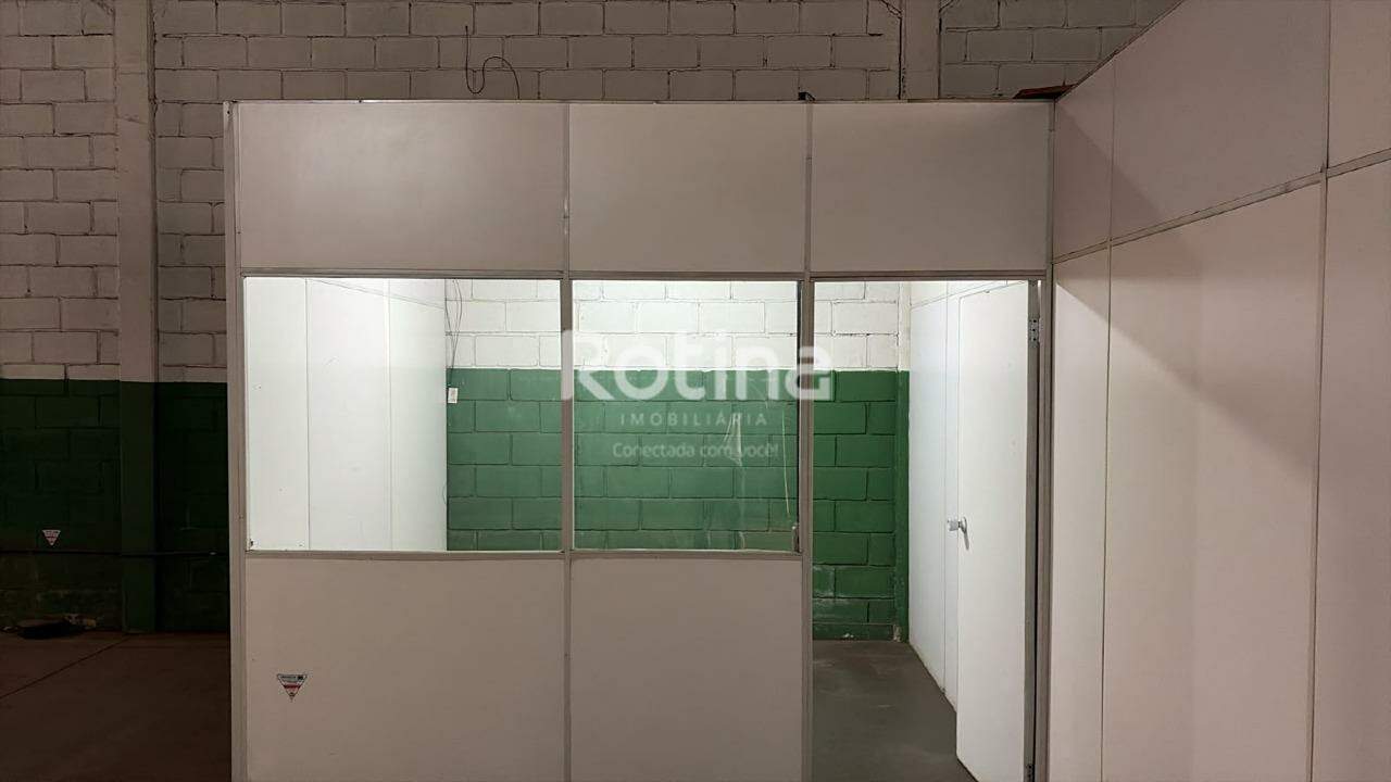 Galpão para alugar, em Uberlândia no bairro Distrito Industrial no valor de R$ 5.000,00 - Rotina Imobiliária: 