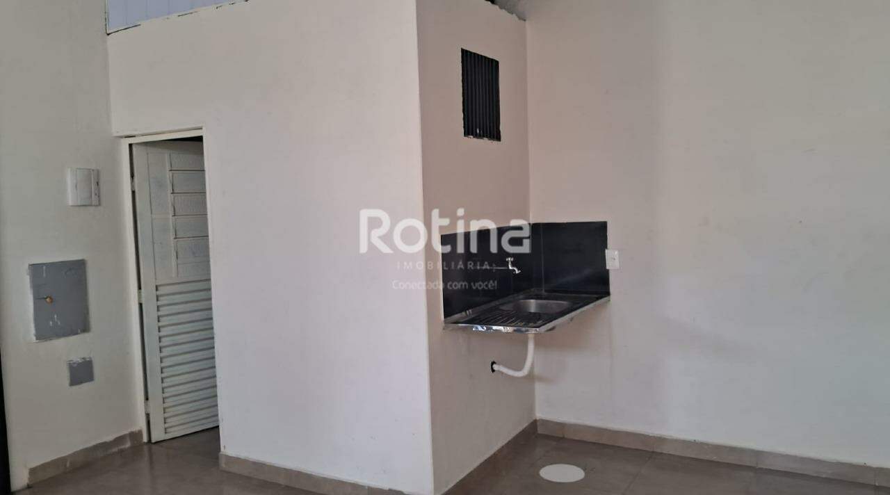 Comercial para alugar, em Uberlândia no bairro Osvaldo Rezende no valor de R$ 1.200,00 - Rotina Imobiliária: 