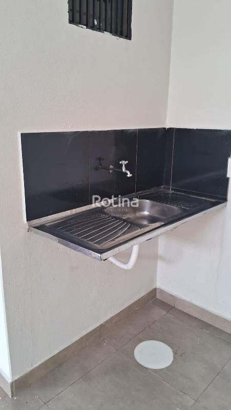Comercial para alugar, em Uberlândia no bairro Osvaldo Rezende no valor de R$ 1.200,00 - Rotina Imobiliária: 